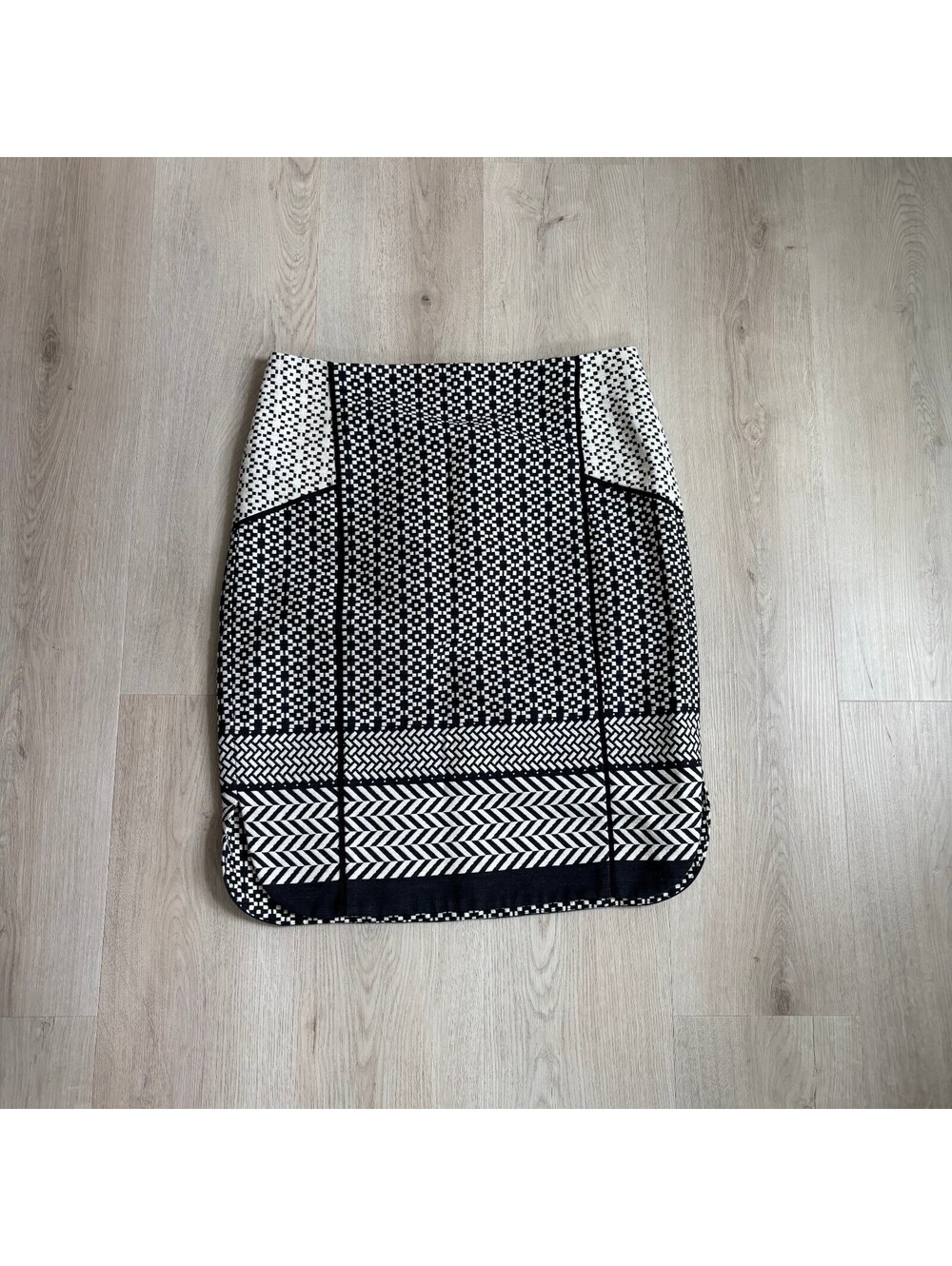 J.Crew EUC Women's Black White Paneled Geo Jacquard Pencil Skirt Size 8